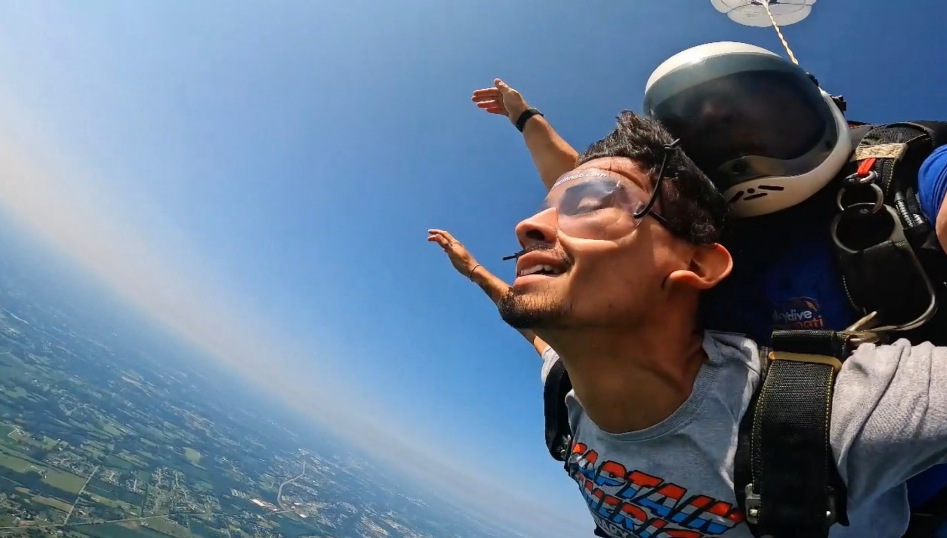 Skydiver in freefall with arms out